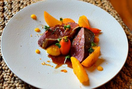 Magret de canard à l'orange et champignons des bois